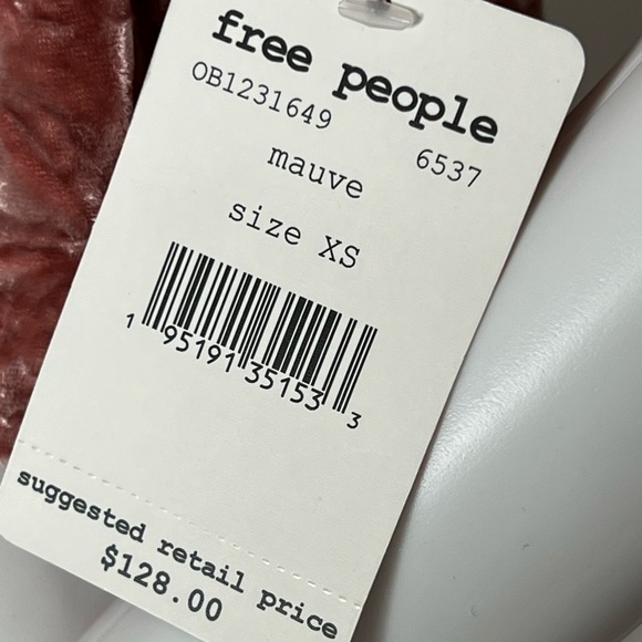 Free People Women’s Mauve Your Truly Crushed Velvet Top - Picture 7 of 8